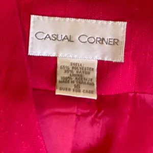 Vintage Casual Corner Fuchsia Short Sleeve Blazer Jacket Gold Buttons thumbnail 3