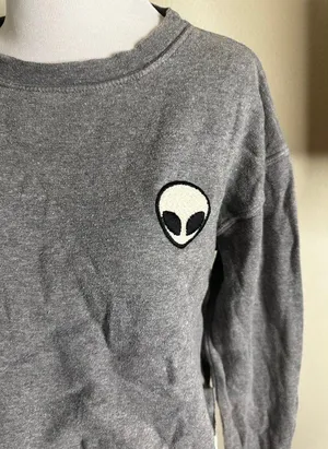 Grey alien long sleeve cropped sweater thumbnail 2