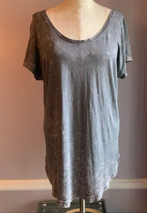 Splendid mineral wash gray t shirt with rounded hem Size Medium thumbnail 1