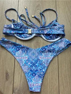 Rare Kulani Kinis Santorini Blue Pink Floral Underwire Bikini Swim Top Medium thumbnail 6