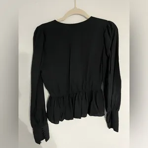H&M Women’s Black Peplum Blouse Size 2 thumbnail 6