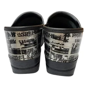 Dansko Women's Black Silver Metallic Abstract‎ Crisscross Workwear Clogs 38 thumbnail 4