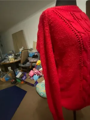 Hollister Red Knit sweater thumbnail 9