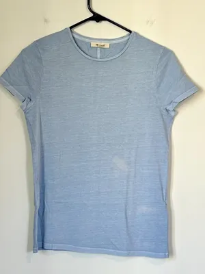 NWT Madewell Light Blue Essential Slim Tee in Lightweight Cotton - Size: Medium thumbnail 2