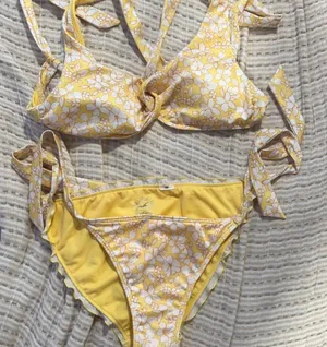 Hollister Floral Bikini Set thumbnail 1