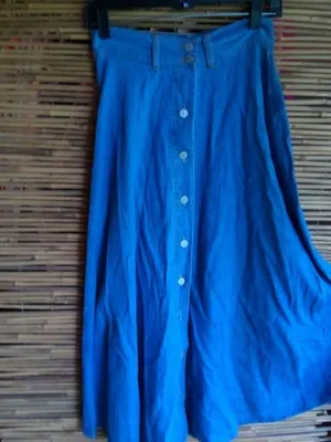 Vintage Blue 4/6 26.5 Jeans Denim Button Front Midi Skirt thumbnail 2