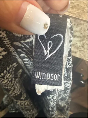 Women's Windsor Black and White Patterned Tie-Front Crop Top Size S thumbnail 4