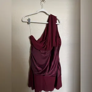 PEPPERMAYO Synergy Mini Dress Sz‎ 14 NEW Red Satin One Shoulder thumbnail 4