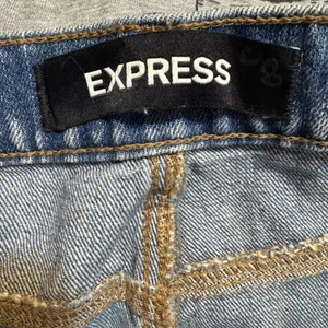 Express Women's Straight Mini Mid Rise Distressed Denim Skirt Blue Size 6 thumbnail 6