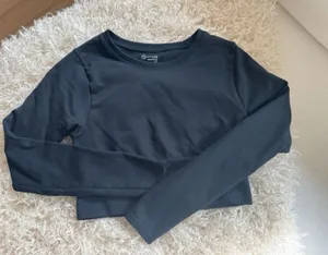 NWOT Offline by Aerie cropped black crewneck long sleeve size small thumbnail 1