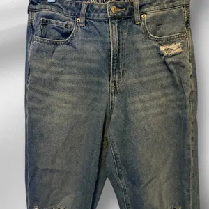 American Eagle Destroyed‎ Mom Jeans thumbnail 2