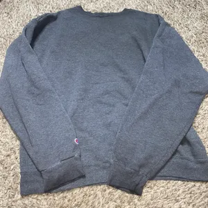 Crewneck thumbnail 3
