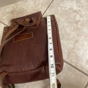 Roots x Enzo Angiolini VTG Leather Brown Buckle Drawstring Flap Backpack Purse‎ thumbnail 5