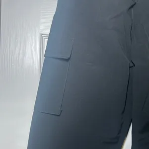 Halara Black High Waisted Belted Cargo Jogger Pants XS Utility casual outdoor thumbnail 6