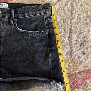 Agolde 27 High Rise Denim Mini Shorts Black Distressed Raw Edge Hem thumbnail 7
