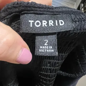 Torrid Tank Top Womens Size 2 Plus Black Tie-Front Peplum Cami V-Neck thumbnail 6