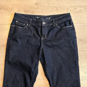The Limited Denim 312 Womens Dark Wash‎ Crop Jeans Size 10 thumbnail 3