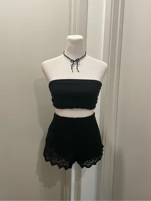 H&M Divided Black Lace Stretch Pull-On Shorts - S thumbnail 2