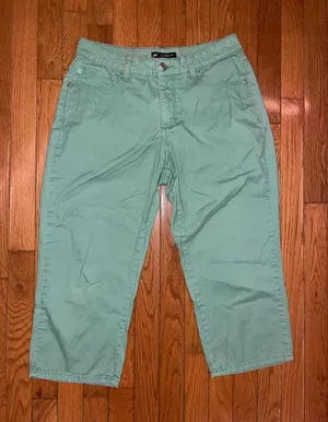 Lee’s Mint Green Capris thumbnail 1