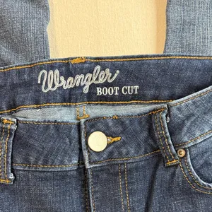 Wrangler Women's Boot Cut Jeans in Deep Blue thumbnail 3