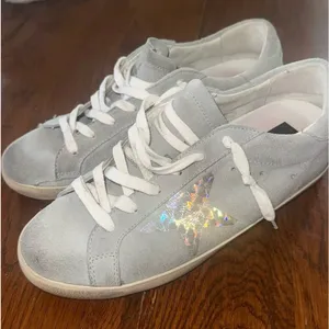 Golden Goose Light Gray Sneakers with Iridescent Star thumbnail 2