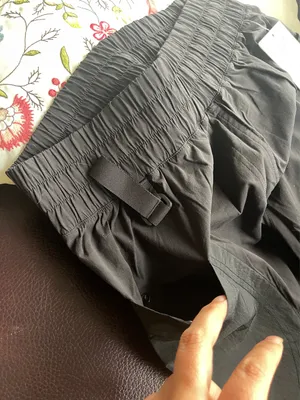 Lululemon Drop-In Pocket High-Rise Hiking Short 4" Black size 6 thumbnail 5