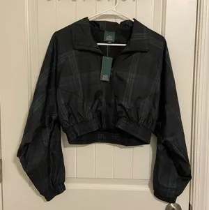 NEW Wild Fable women’s black green plaid zip windbreaker bomber jacket‎ XS thumbnail 1
