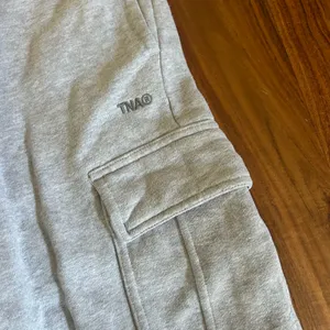 Aritzia TNA Cozy Sweatfleece Mega Cargo Sweatpants  thumbnail 4