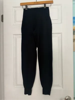 Lululemon Align High Rise Joggers in Black thumbnail 2