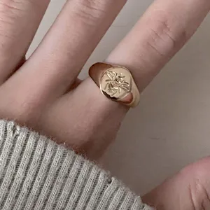 Madewell NWOT  gold chunky bee ring thumbnail 1