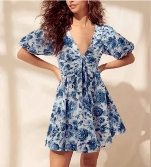 Abercrombie & Fitch blue floral cinchfront dress puffsleeves size Small T thumbnail 1