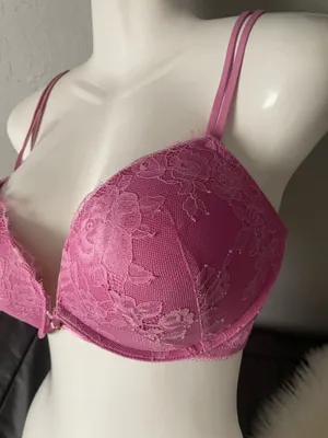 Victoria's Secret Bombshell Bra 34DD *Pink Rose Lace* thumbnail 3