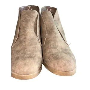 Indigo Rd. Taupe‎ Ankle Booties Women's Size 7.5M Slip On Casual thumbnail 2