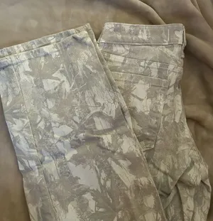 Hollister Low-Rise Jeans thumbnail 1