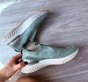 Nike Epic React Flyknit Blue / Gray Sneakers thumbnail 1