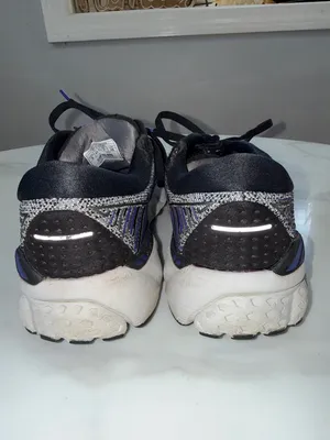 Brooks Gray and Purple Women's Running Shoes thumbnail 10