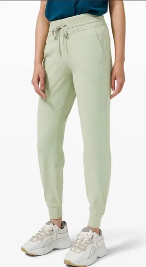 (16) Lululemon joggers  thumbnail 1