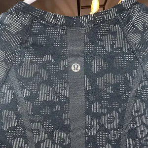 Lululemon Swiftly Tech Short Sleeve 2.0 Shirt Womens 6 Floral Print Fitted thumbnail 9