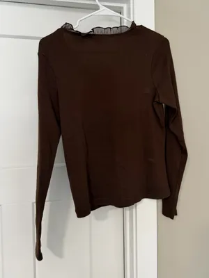 Central Falls Brown Long-Sleeve V-Neck Ruffle Trim Tee thumbnail 3
