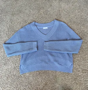 Tilly’s Cropped V-Neck Knit Sweater thumbnail 1