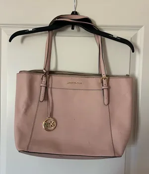 Michael Kors Purse thumbnail 1