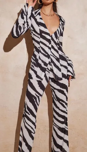 Pretty Little Thing- Black & White Zebra Stripe Button Down Top thumbnail 1