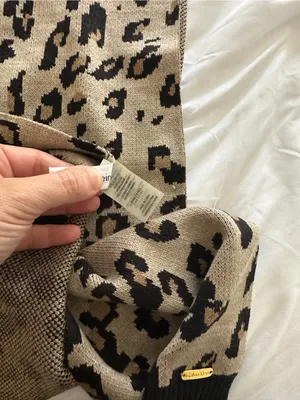 Calvin Klein Beige Cheetah Print Scarf NWOT One Size thumbnail 4