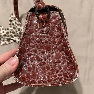 NWT Comely brown faux alligator handbag polka dot scarf that matches the lining thumbnail 9