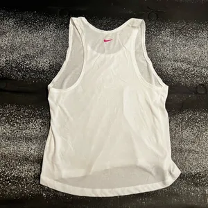 Womens medium Nike Dri Fit Tanktop thumbnail 2