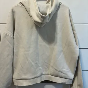 Edikted Cherry Sweatshirt thumbnail 3