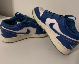 Jordan 1 Low  thumbnail 1