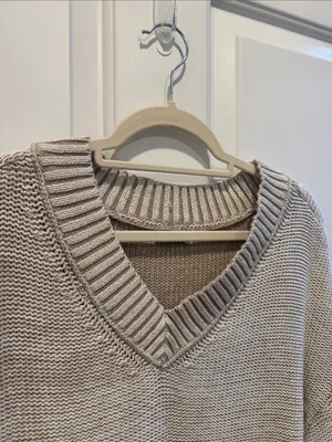 American Eagle V-Neck Knit Sweater in Beige thumbnail 2