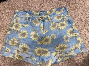 American Eagle “Mom Shorts” thumbnail 1