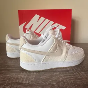 New Nike Court Vision Low White and Cream Sneakers (Women) Size 6.5M thumbnail 5